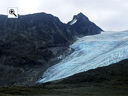 The peak of Nrdre Semelholstind in the centre of the photo and the Semelholstind in the centre right